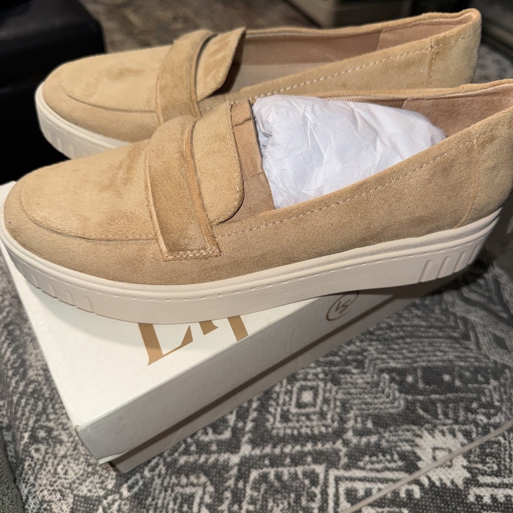 LifeStride Geneva Slip On Sneakers Womens Size 7M Tan Comfort Arch Support